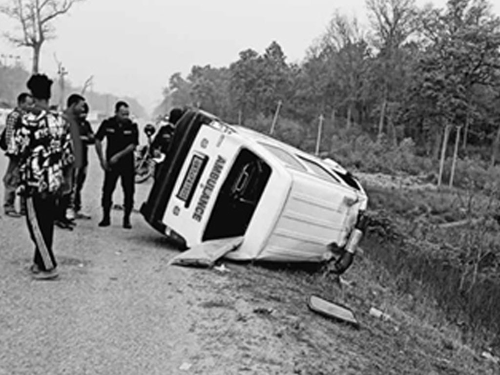 एम्बुलेन्स दुर्घटना हुँदा उपचार गरी फर्किरहेकी युवतीको मृत्यु, ५ जना&hellip;