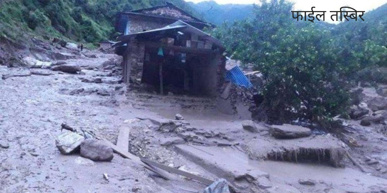 मकवानपुरको इन्द्रसरोवर गाउँपालिका सिस्नेरी बजारका ३० वटा घरटहरा बगायो