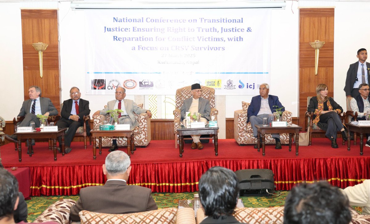 ओली, प्रचण्ड र देउवा एकै कार्यक्रममा