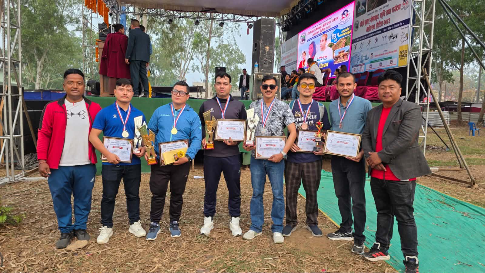 बिरु र चेतनले जिल्लास्तरीय ब्याड्मिन्टन प्रतियोगिताको उपाधि हात पारे