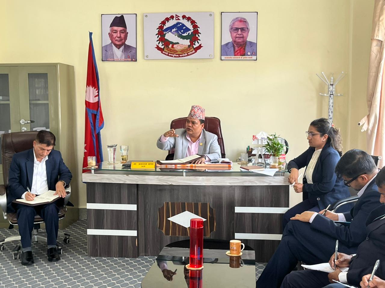 सेवा ढिलासुस्ती स्वीकार्य छैन: बागमती प्रदेश मन्त्रालयमा मन्त्रीको स्पष्ट सन्देश