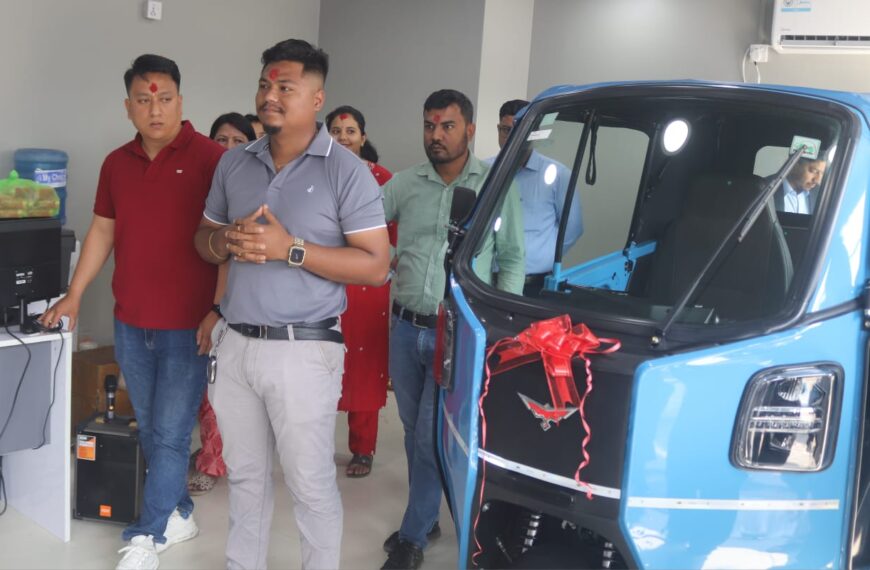 विद्युतीय सवारीतर्फ आकर्षण बढ्दै, हेटौंडामा Montra अटोको प्रवेश