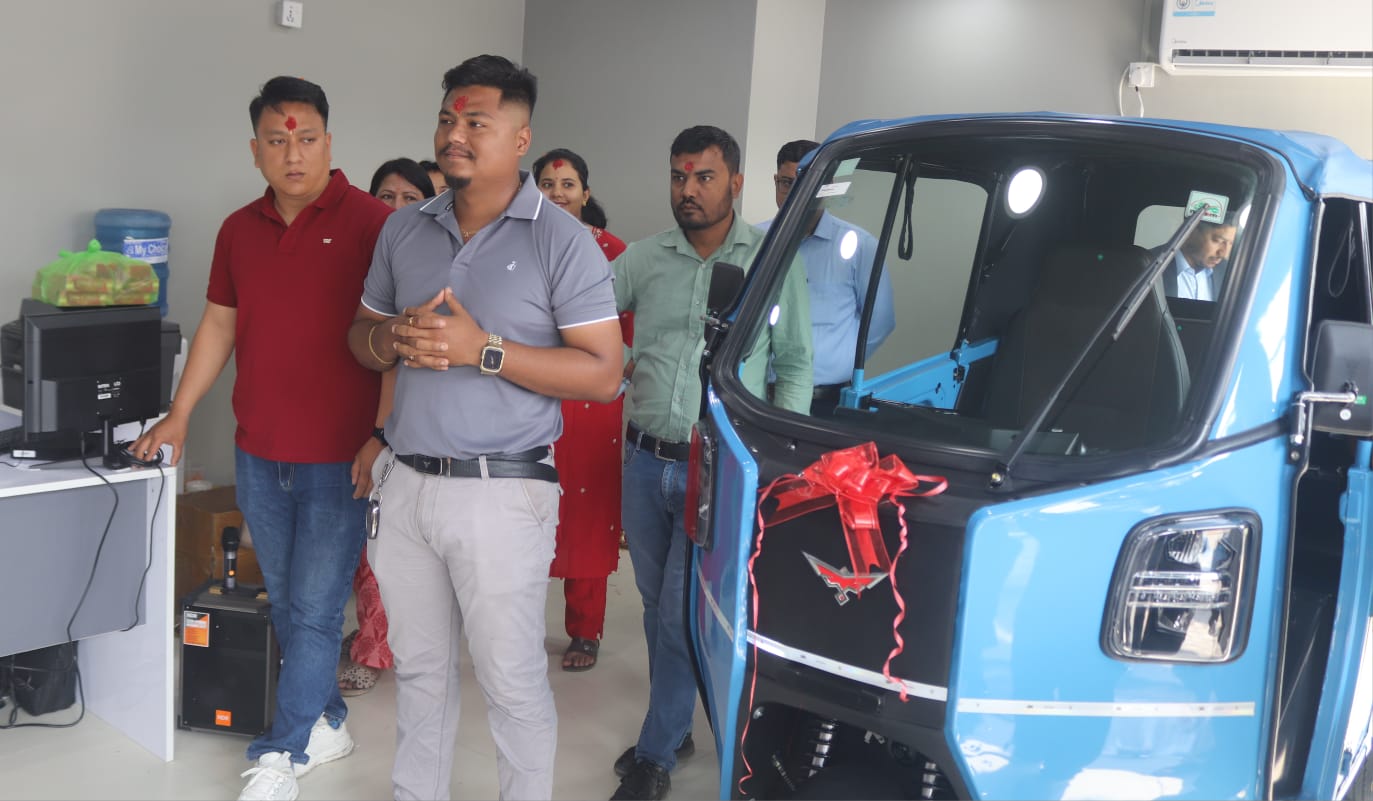 विद्युतीय सवारीतर्फ आकर्षण बढ्दै, हेटौंडामा Montra अटोको प्रवेश