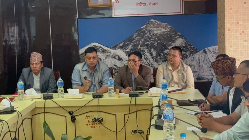 लाइसेन्स सेवा प्रवाह सुधार गर्न हेटौंडामा छलफल&hellip;