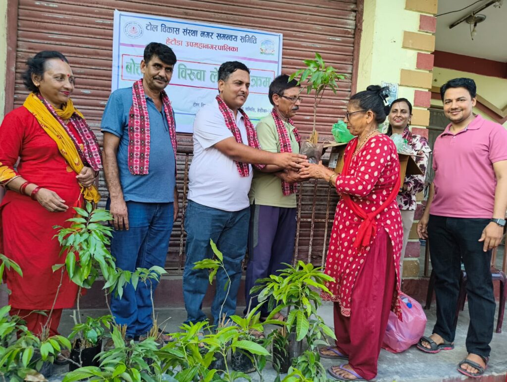 “बोतल देऊँ, बिरुवा लिऊँ” अभियानले वातावरण संरक्षण&hellip;