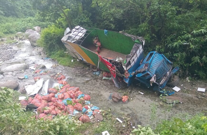 भिमफेदीमा तरकारी बोकेको ट्रक दुर्घटना हुँदा १ जनाको मृत्यु, चालक घाइते