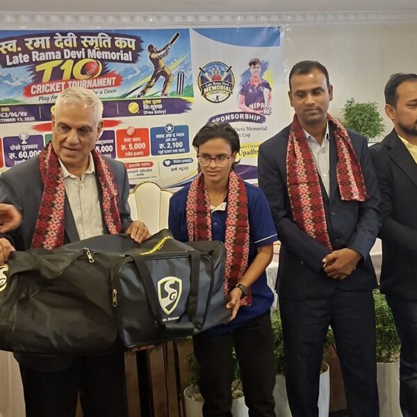 क्रिकेटर मनीषा उपाध्याय रु. ६० हजारको खेल सामग्रीसहित सम्मानित, अर्घाखाँचीमा ‘स्व. रमा देवी स्मृति कप T10’ हुँदै